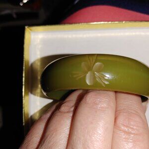 Bakelite Avacado Flower Carved Vintage Bangle Bracelet